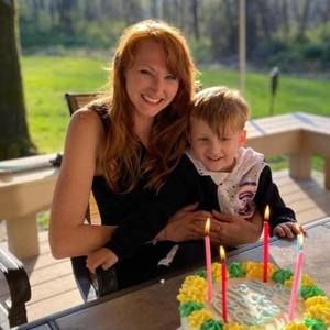 Meet your Posher, Nell